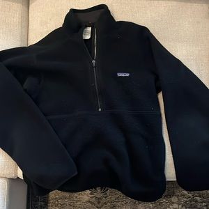 Black medium Patagonia fleece quarter zip